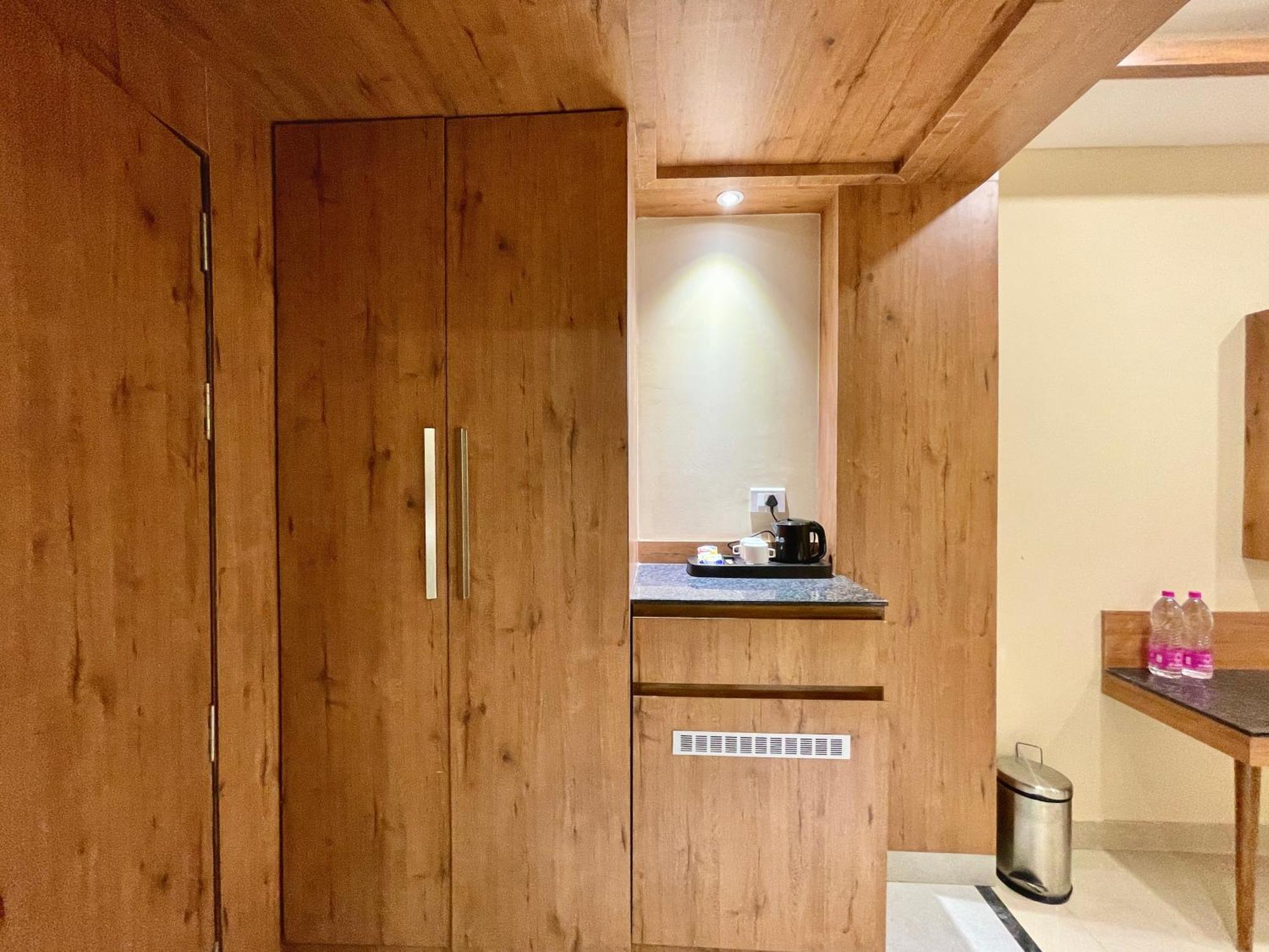 Hotel Rockbay, Puri Swimming-Pool, Near-Sea-Beach-And-Temple Fully-Air-Conditioned-Hotel With-Lift-And-Parking-Facility Екстер'єр фото